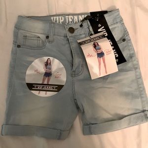 Size 1/2 light blue fitted stone wash jean short